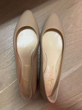 EUC Nude Pointy Authentic Christian Louboutin Leather Flats Size 39.5 EU